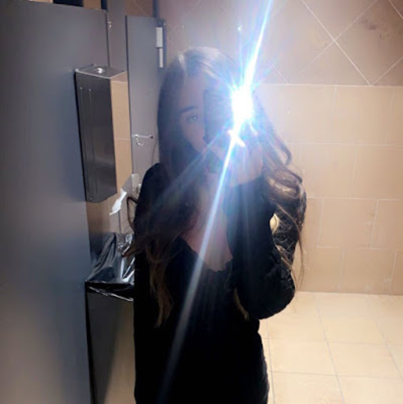 Meet your Posher, Isabella - Picture 1 of 1